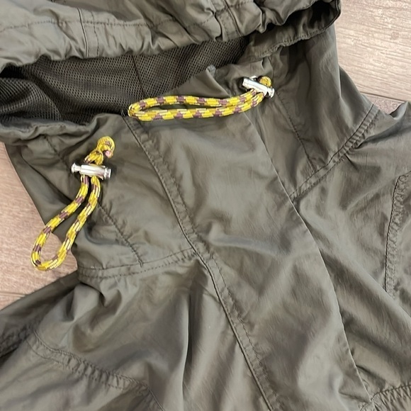 H&M sport rain jacket in deep green size men’s small - Picture 3 of 8